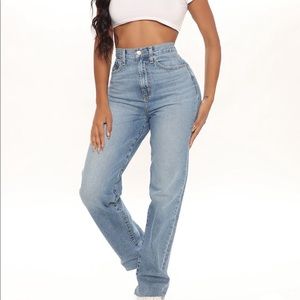 STRAIGHT LEG JEANS MEDIUM BLUE WASH